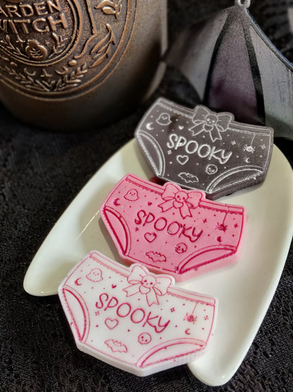 Frills and Thrills knickers wax melt set